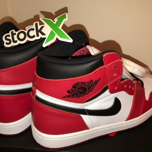 Jordan 1 Chicago 2015 - Picture 2 of 3